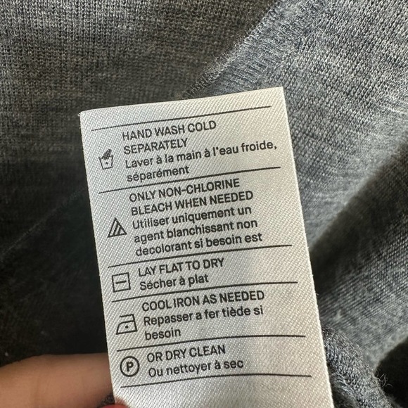 VINCE 100% Wool‎ Sweater Women’s S Gray V-neck Long Sleeve Knit Slouchy Neutra - Picture 12 of 12